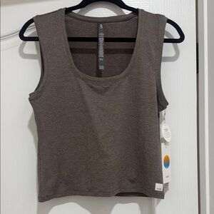 Vuori Women's Essential Tank Top. NWT. large. Chia Heather